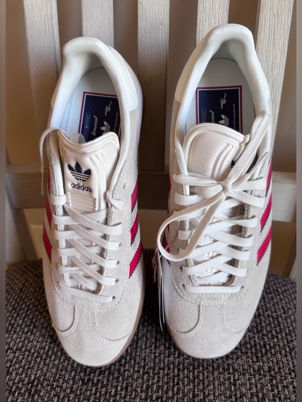 JS3042 Arsenal FC adidas Originals Gazelle
Terrace Icons Off White Better (Men - Picture 9 of 16